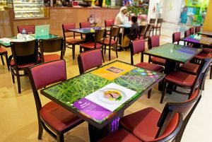 Chytré stoly 65", pro váš podnik restauraci, bar, hotel