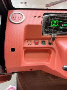 Elektrické koloběžky, elektrické tříkolky Elektrická tříkolka cargo s kabinou 2000W 72V (65Ah / 72Ah) – pracovní mini pickup Elektrické koloběžky, elektrické tříkolky Elektrické koloběžky, elektrické tříkolky Elektrická tříkolka cargo s kabinou 2000W 72V (65Ah / 72Ah) – pracovní mini pickup Elektrické koloběžky, elektrické tříkolky