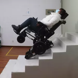 Elektrické koloběžky, elektrické tříkolky Pásový schodolez s elektrickým vozíkem pro každodenní používání | schody bez bariér | maximální bezpečí, pásový schodolez s elektrickým vozíkem, elektrický vozík se schodolezem, schodolezný elektrický vozík, vozík na schody, pásový schodolez invalid Elektrické koloběžky, elektrické tříkolky