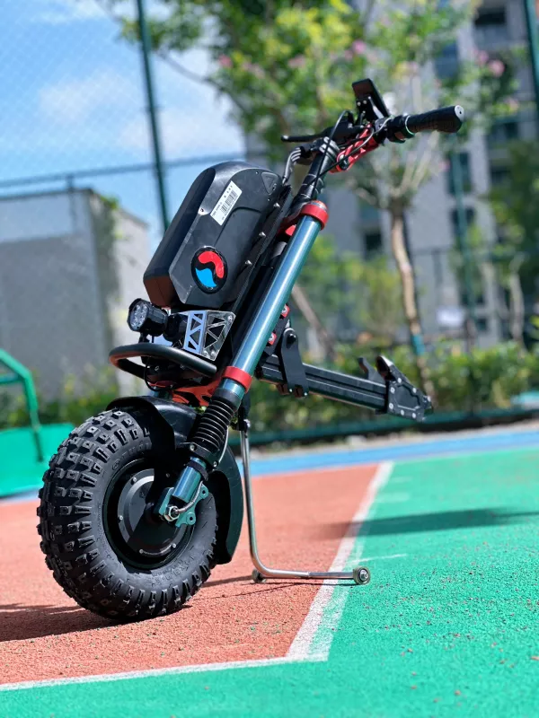 Elektrické koloběžky, elektrické tříkolky Přídavný pohon pro invalidní vozík Q3 1000W 48V/18AH Elektrické koloběžky, elektrické tříkolky