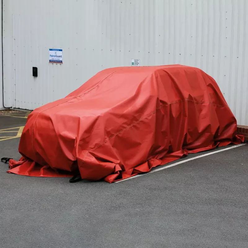 Elektrické koloběžky, elektrické tříkolky Požární deka na automobil 6 × 8 m (19,8 × 26 ft) – rychlé a účinné řešení při požáru vozidla Elektrické koloběžky, elektrické tříkolky